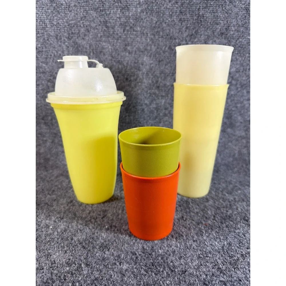 Vintage Tupperware Lot 20+ Pcs Blockbuster Bowl Jel-Ring Mold Tumblers Bowls